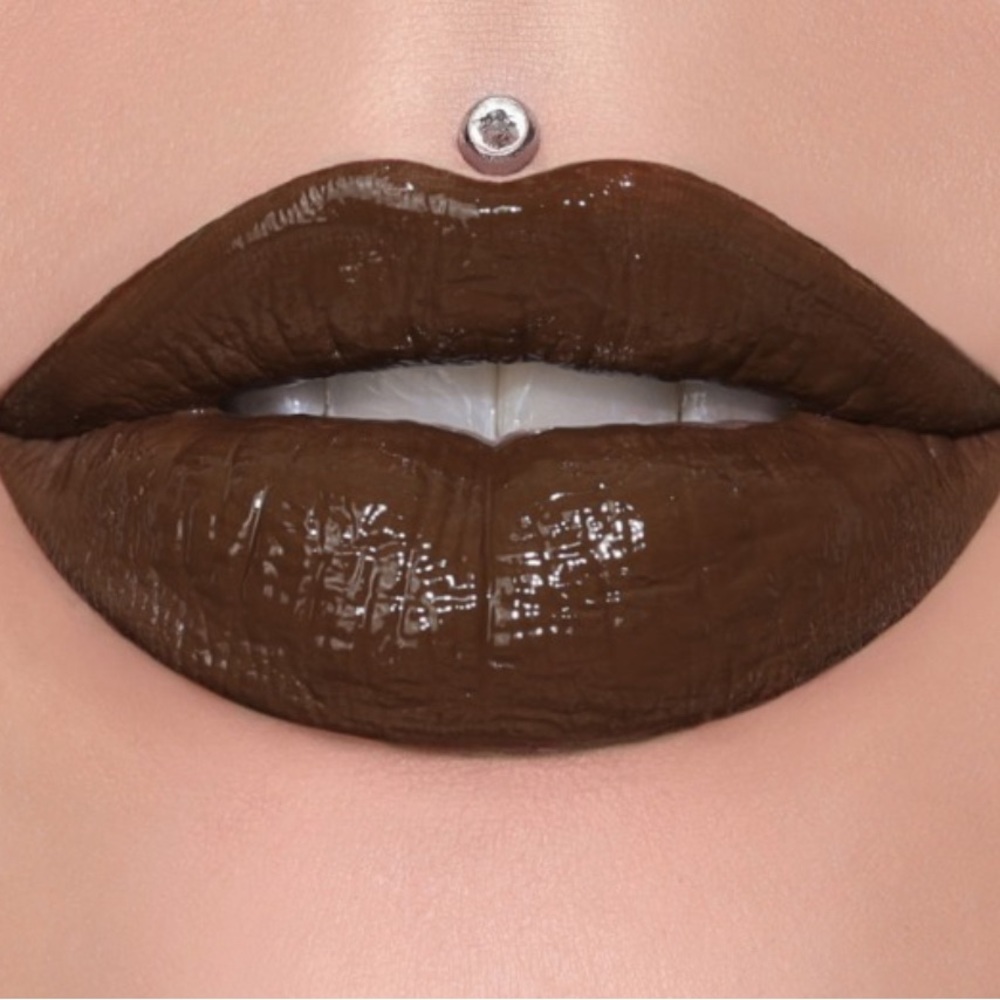THREE IN STOCK | BRAND NEW 💄✨ JEFFREE STAR COSMETICS
Supreme Gloss (DOMINATRIX)